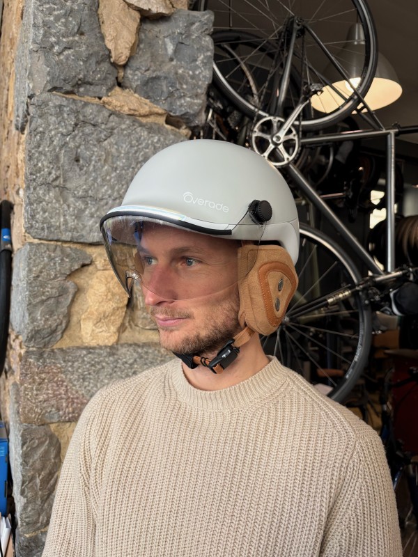 casque de vélo à visière à Lyon 7